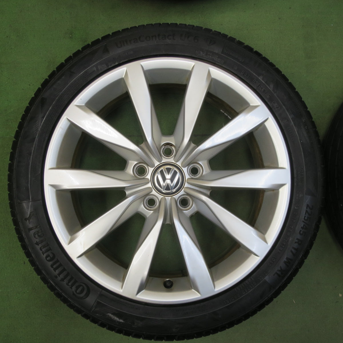 バリ溝！22年！キレイ！9.5分★ワーゲン ゴルフ 7 純正 225/45R17 コンチネンタル ウルトラコンタクト UC6 17インチ PCD112/5H★5111001TTノ