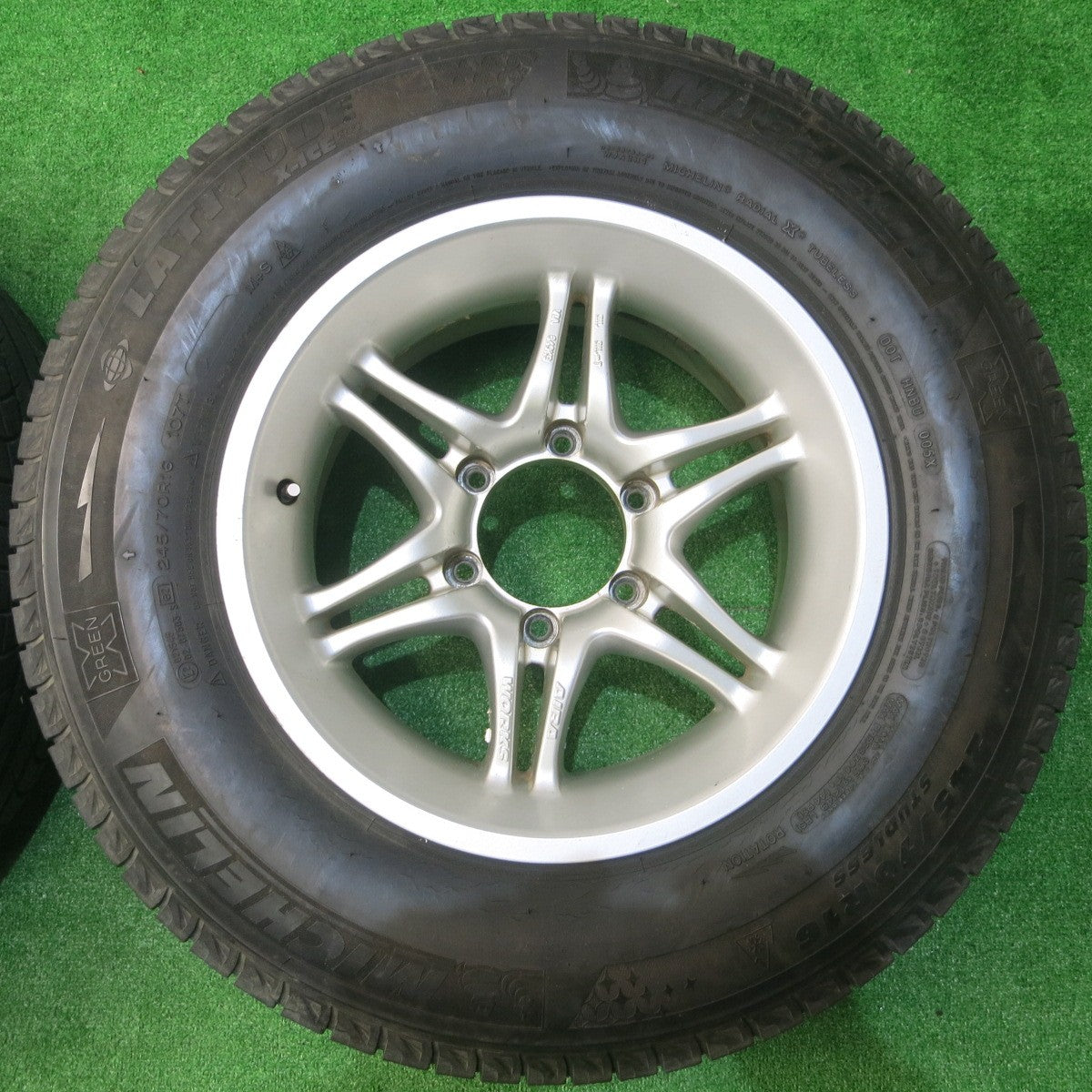 バリ溝！8.5分★AIBA WORKS 245/70R16 スタッドレス ミシュラン LATITUDE X-ICE XI2 アイバ ワークス 16インチ PCD139.7/6H★5051701NJス