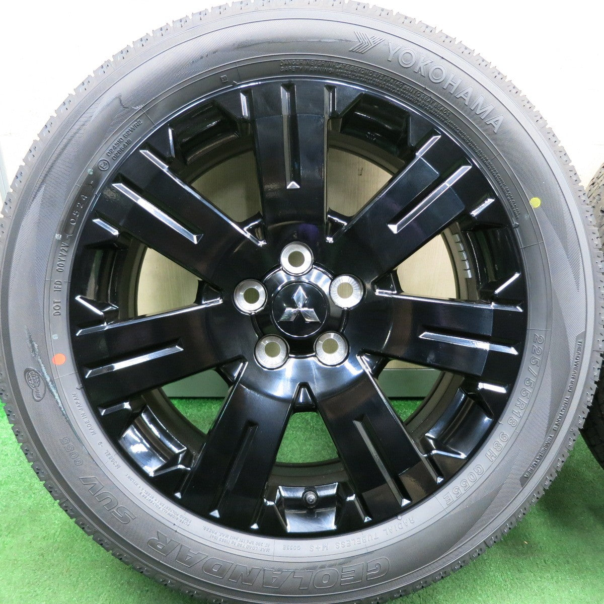 *送料無料* 新車外し！24年★三菱 デリカ D:5 シャモニー 純正 225/55R18 ヨコハマ ジオランダー SUV G055 G055E PCD114.3/5H★4032409HAノ