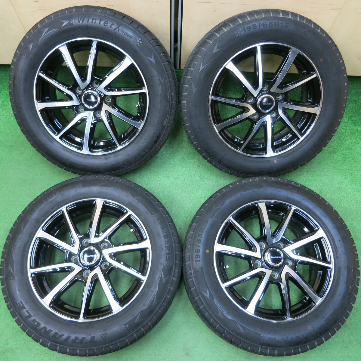 *送料無料* バリ溝！22年！キレイ！8.5分★スタッドレス 195/65R15 トライアングル WinterX TW401 HARZEL Ares 15インチ PCD114.3/5H★4041008イス