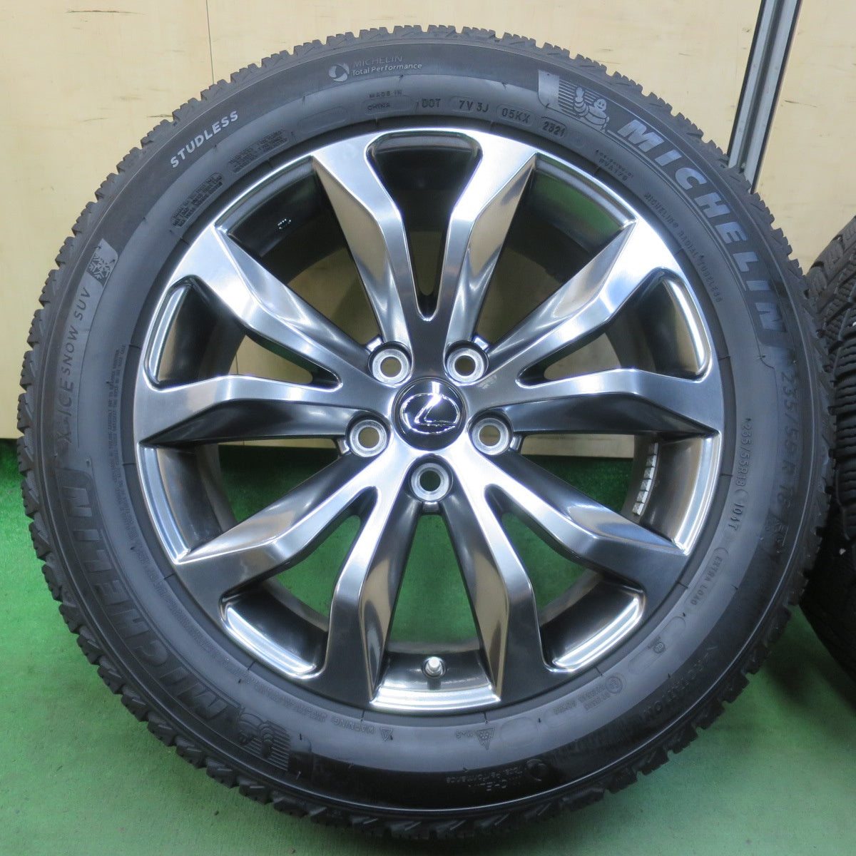 センサー付！バリ溝！21年！美品！9分★レクサス NX Fスポーツ 純正 235/55R18 スタッドレス ミシュラン X-ICE SNOW SUV 18インチ PCD114.3/5H★5101401イス