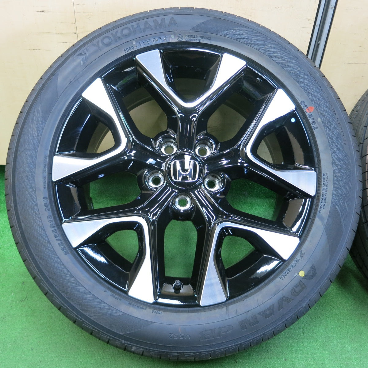 *送料無料* 新車外し！24年★ホンダ ZR-V 純正 225/55R18 ヨコハマ アドバン dB V552 18インチ PCD114.3/5H ZRV★4042905イノ
