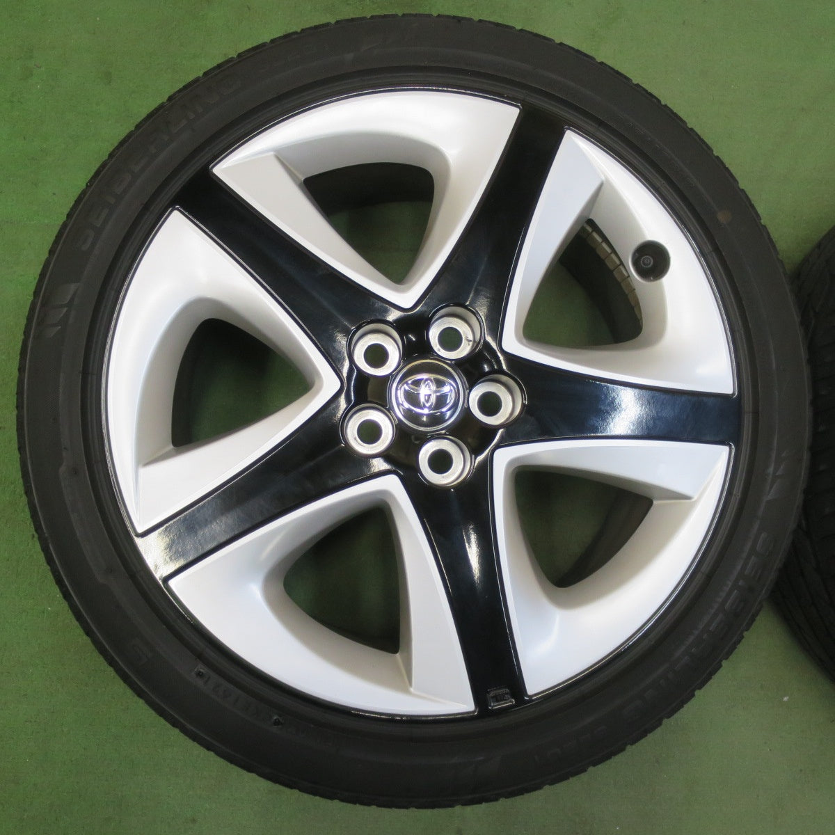 バリ溝！21年！キレイ！9分★トヨタ 50系 プリウス ツーリング 純正 215/45R17 ブリヂストン トランザ T002 セイバーリング SL201 17インチ PCD100/5H★5111209イノ