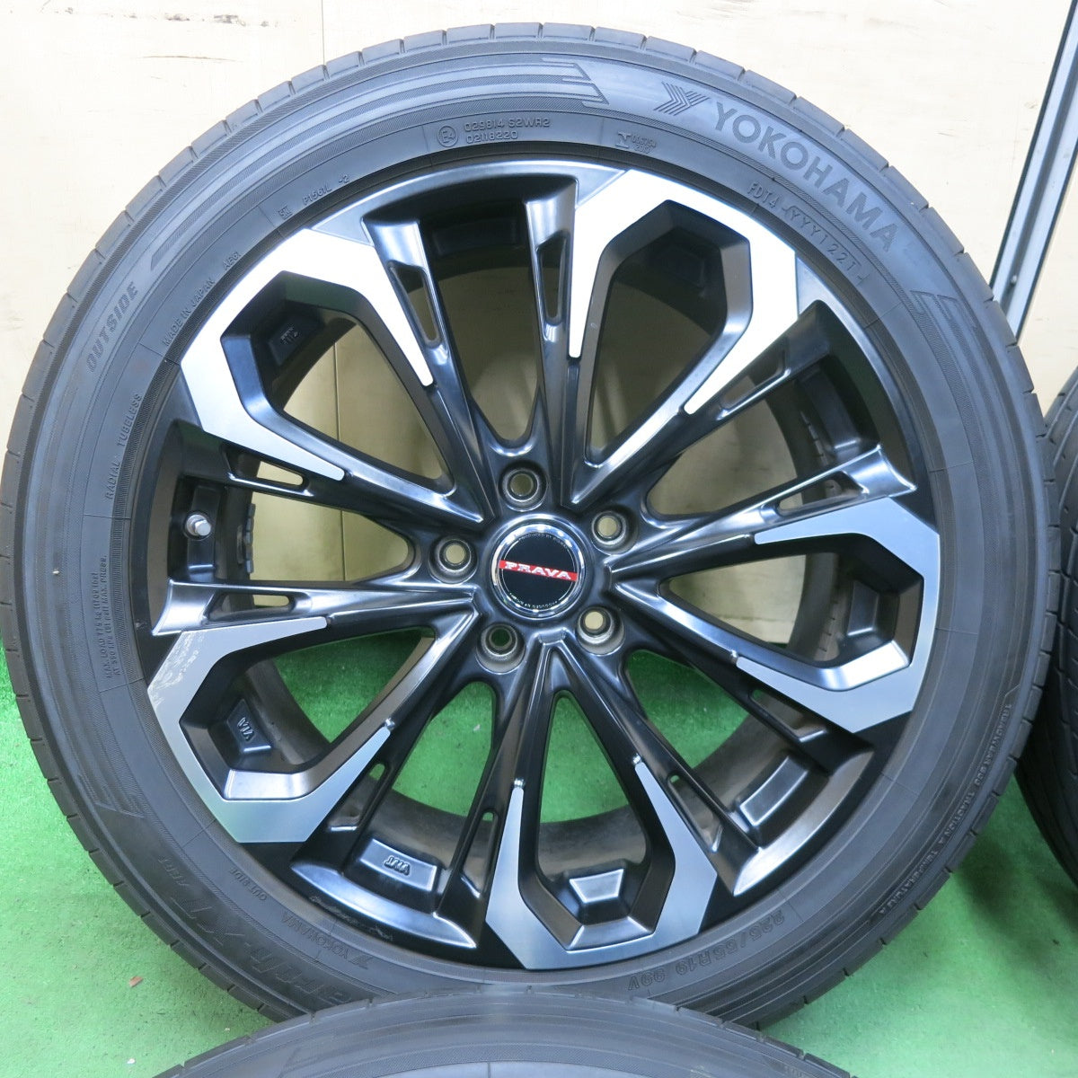 バリ溝！21年！9分★LEYSEEN PRAVA 5X 225/55R19 ヨコハマ BluEarth-XT AE61 19インチ レイシーン プラバ PCD114.3/5H★5062609SYノ