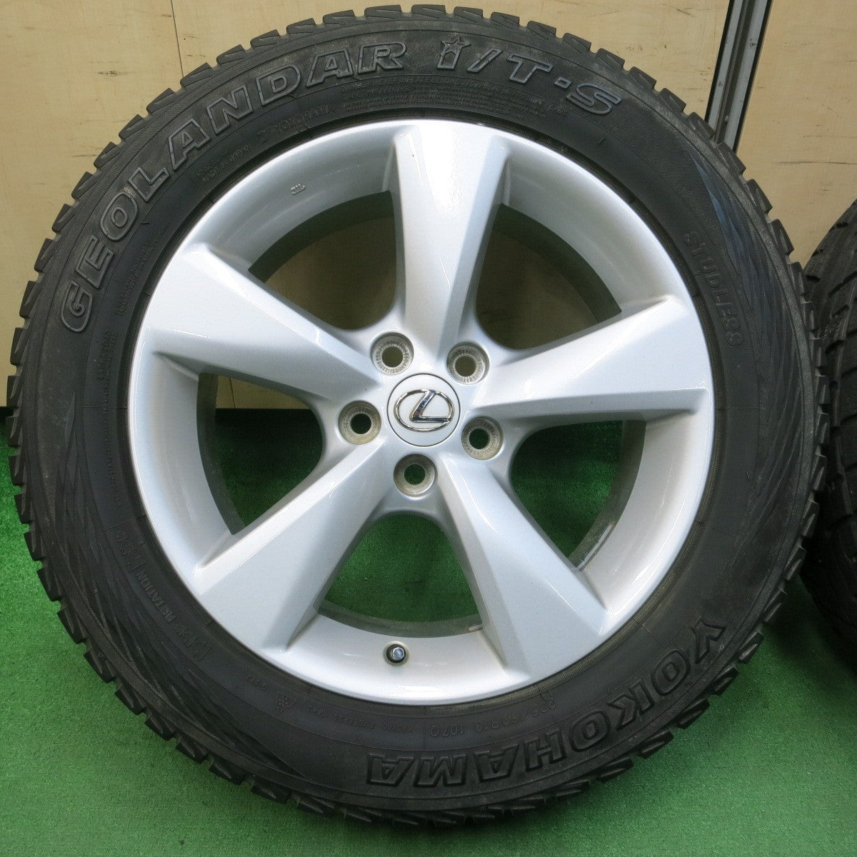 *送料無料* キレイ★レクサス RX450h 純正 235/60R18 スタッドレス ヨコハマ ジオランダー i/T-S 18インチ PCD114.3/5H★4040901イス