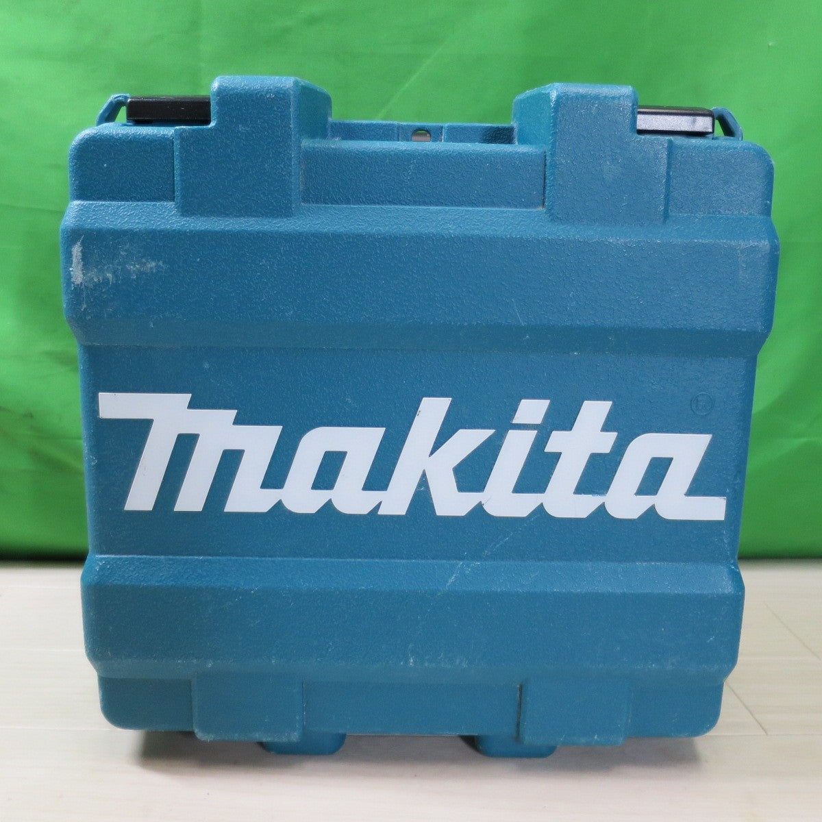 [送料無料] キレイ☆マキタ 41mm 高圧 エア ビス打ち機 AR411HR 赤 ケース付き エア 工具☆