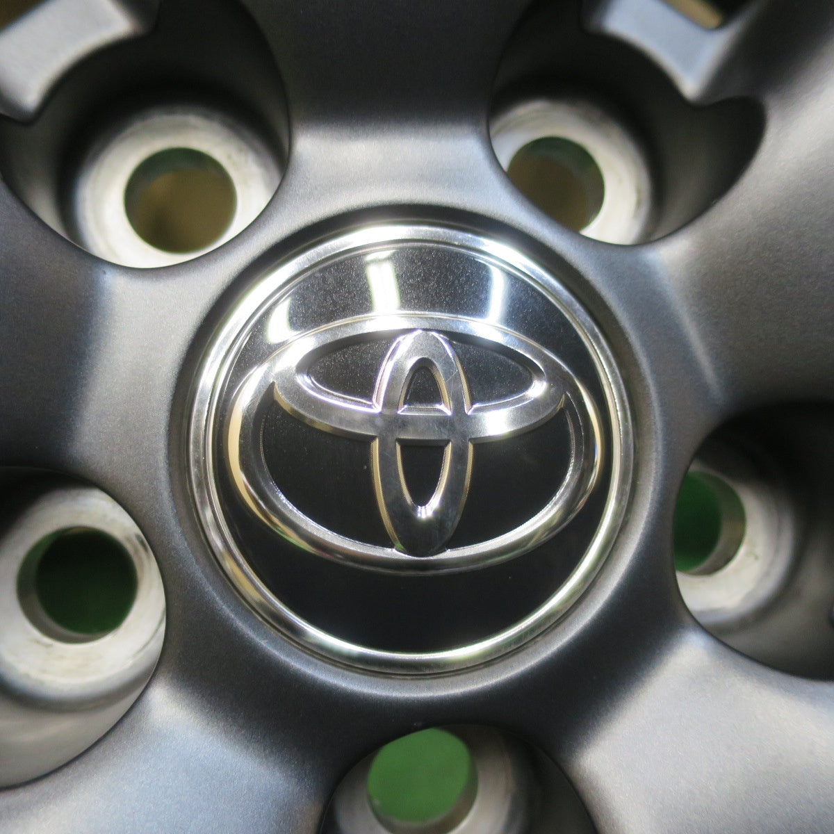 バリ溝！23年！キレイ！ほぼ10分★トヨタ RAV4 純正 235/55R19 スタッドレス ヨコハマ アイスガード iG52C 19インチ PCD114.3/5H★5112101イス