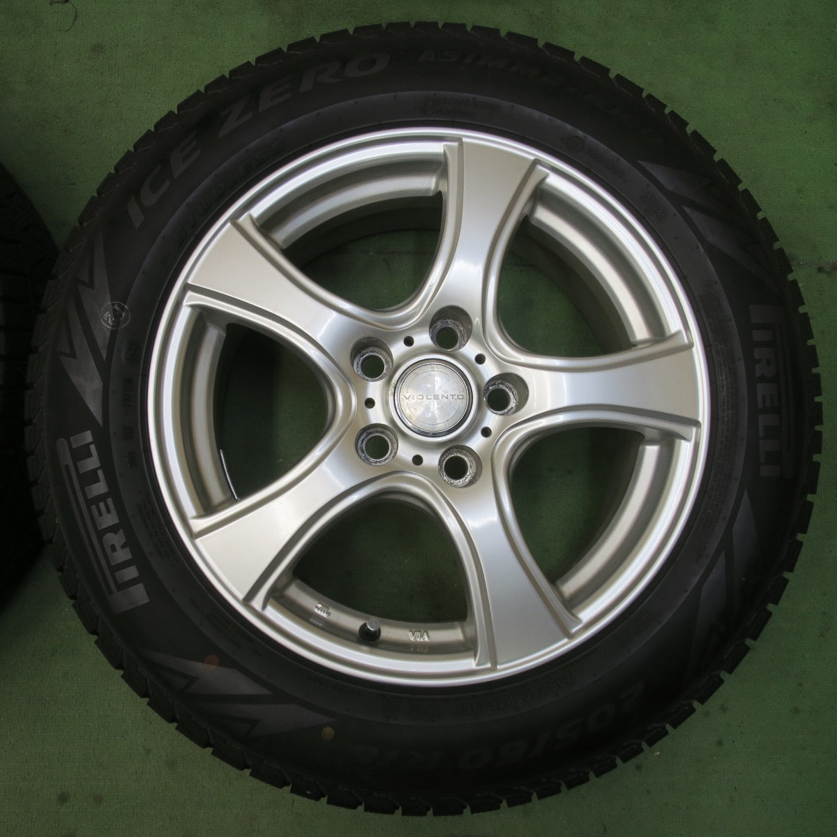 バリ溝！22年！9分★スタッドレス 205/60R16 ピレリ アイスゼロ アシンメトリコ VIOLENTO ヴィオレント 16インチ PCD114.3/5H★6021406イス