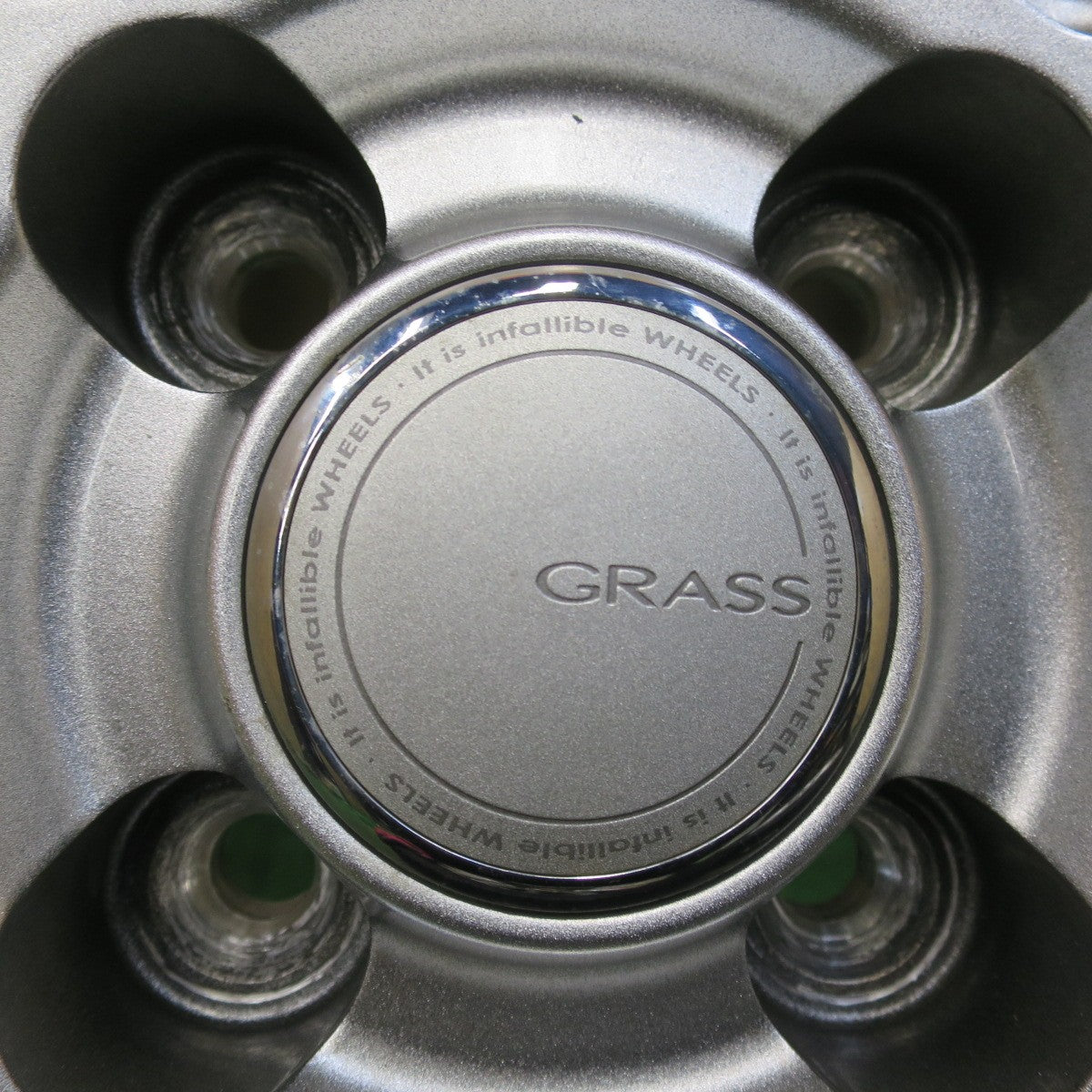 バリ溝！22年！キレイ！9.5分★スタッドレス 185/65R15 ヨコハマ アイスガード iG60 GRASS グラス 15インチ PCD100/4H★5112909イス
