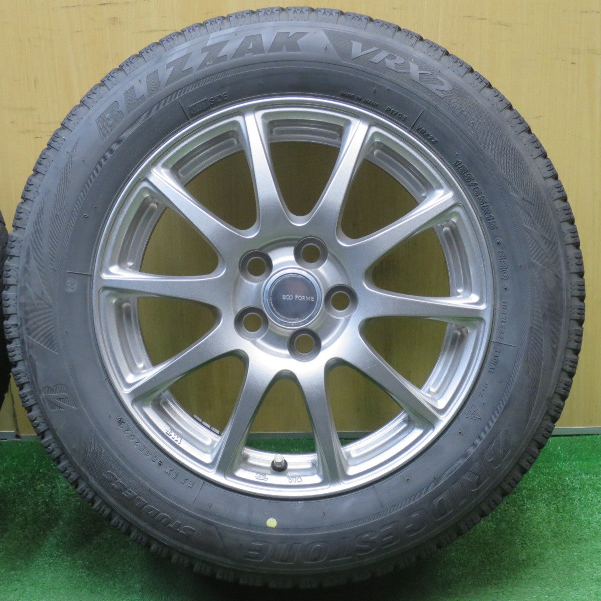 キレイ！23年★シエンタ 等 185/65R15 スタッドレス ブリヂストン ブリザック VRX2 ECO FORME エコフォルム 15インチ PCD100/5H★6022501NJス