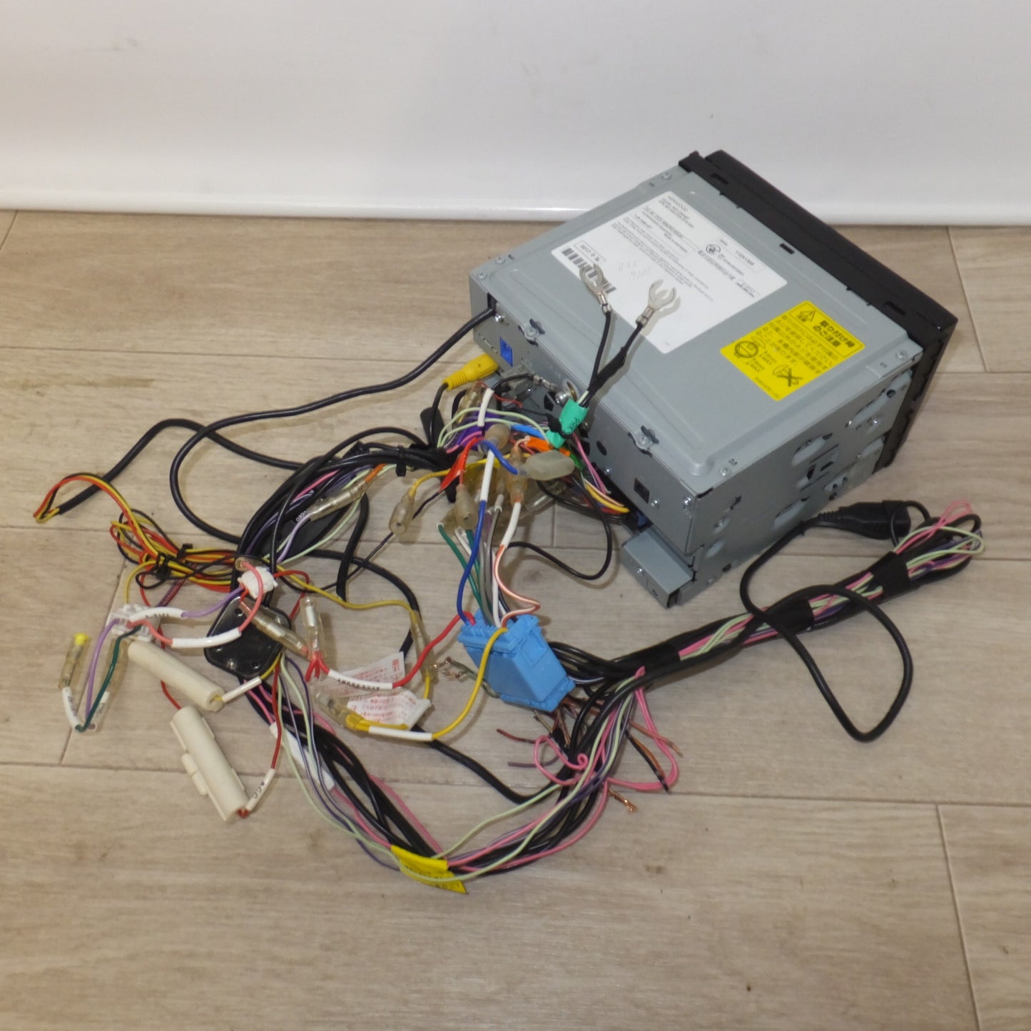 [送料無料] ★ケンウッド KENWOOD メモリーナビゲーション MDV-D404BT[18]★