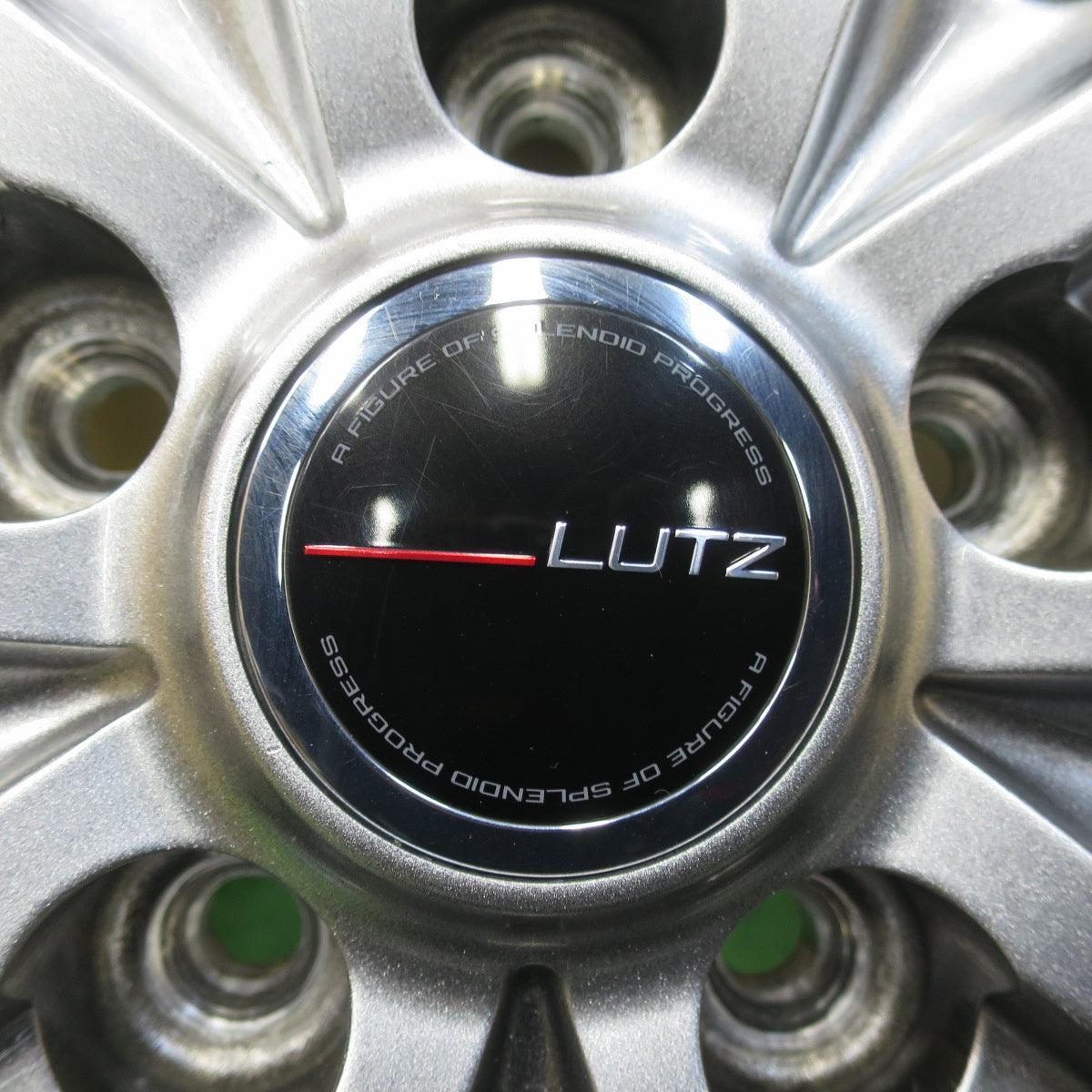 バリ溝！キレイ！9.5分★スタッドレス 225/60R17 トーヨー ウインター トランパス TX LUTZ 社外 アルミ 17インチ PCD114.3/5H★5112413イス