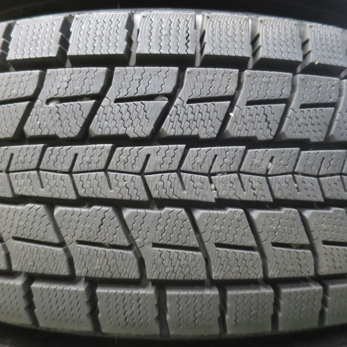 バリ溝！24年！ほぼ10分★スタッドレス 225/65R17 ダンロップ ウインターマックス SJ8 SJ8+ JOKER ジョーカー 17インチ PCD114.3/5H★5122603イス
