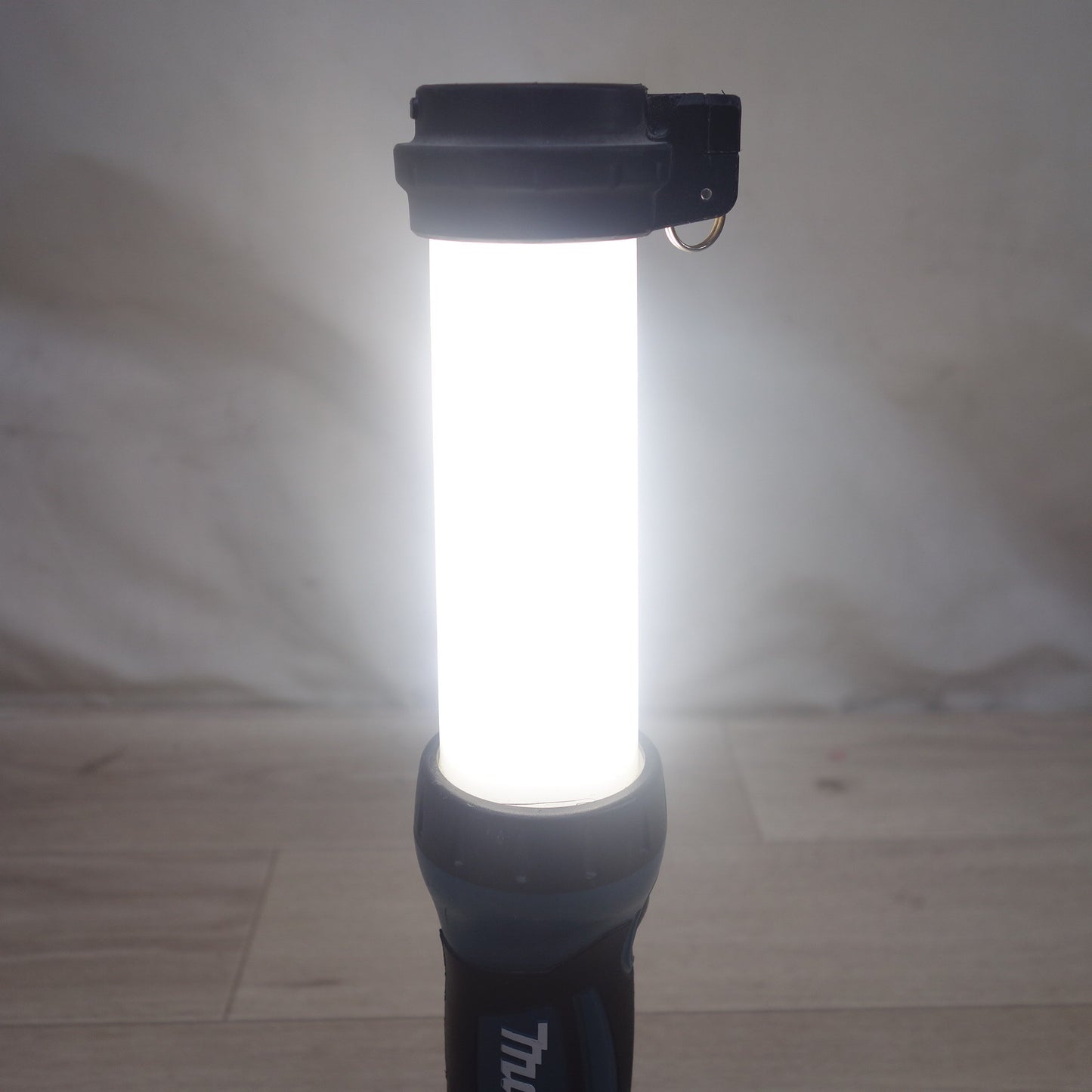 [送料無料] ◆マキタ 充電式 LED ワーク ライト ML807 DC14.4V/18V ハンディ ランプ 作業灯 バッテリー BL1860B makita◆