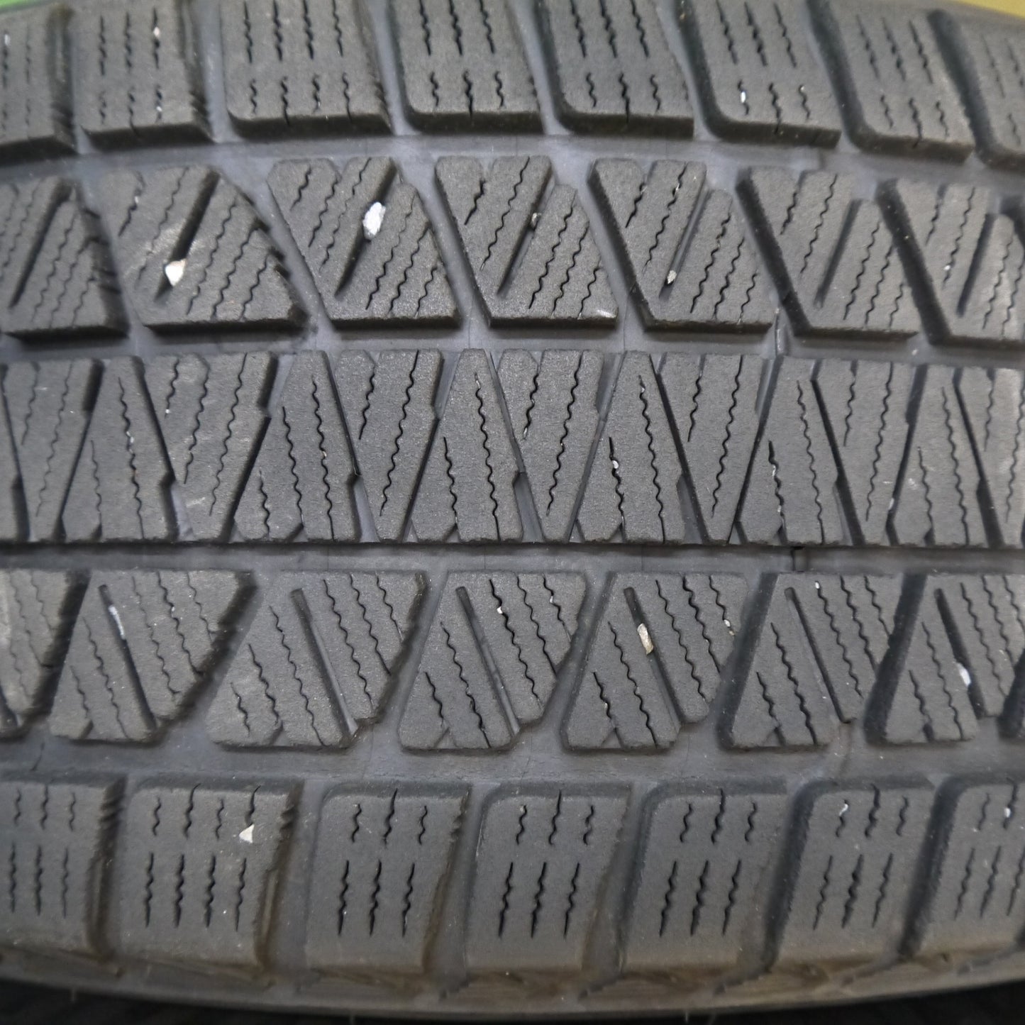 センサー付！バリ溝！21年！キレイ！8.5分★レクサス NX 等 235/65R18 スタッドレス ブリヂストン ブリザック DM-V3 VELVA SPORT ヴェルヴァ 18インチ PCD114.3/5H★5120307Hス