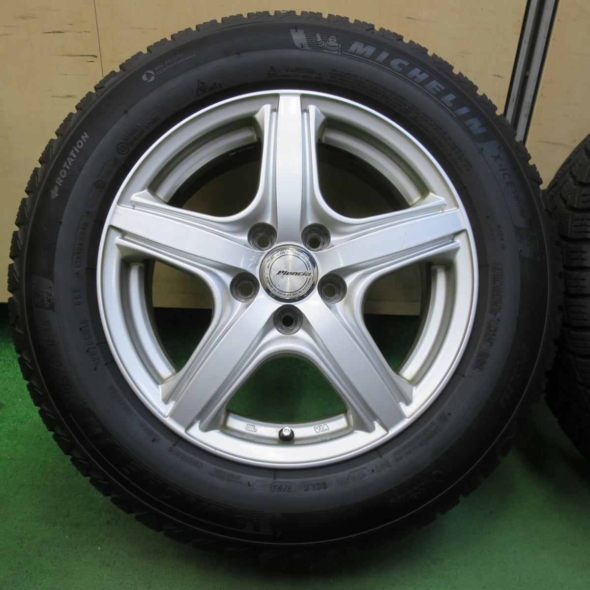 バリ溝！23年！9分★プリウス 等 195/65R15 スタッドレス ミシュラン X-ICE SNOW Plencia プレンシア 15インチ PCD100/5H★5100712イス