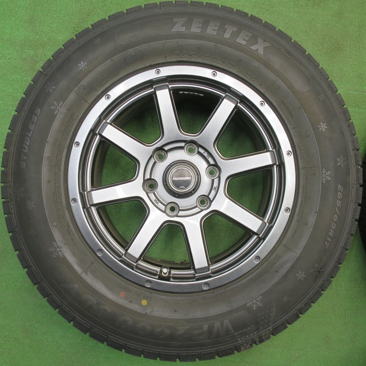 バリ溝！23年！キレイ！9分★スタッドレス 265/65R17 ジーテックス WP2000 SUV ROADMAX MiD ロードマックス 17インチ PCD139.7/6H★6021601NJス