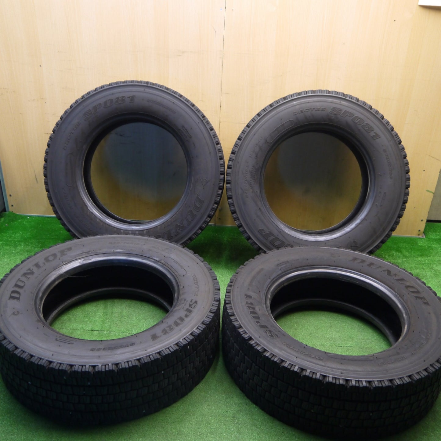 4本価格！23年★トラック タイヤ 245/70R19.5 136/134J スタッドレス ダンロップ デクテス SP081 19.5インチ★5111407Hスタ