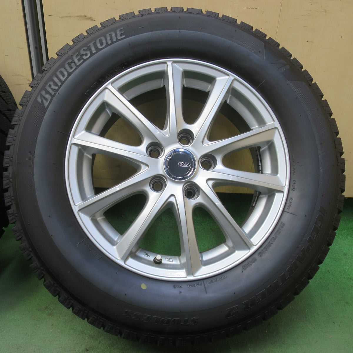 バリ溝！22年！キレイ！9.5分◎スタッドレス 215/65R16 ブリヂストン アイスパートナー2 PREO プレオ 16インチ PCD114.3/5H◎6100807イス