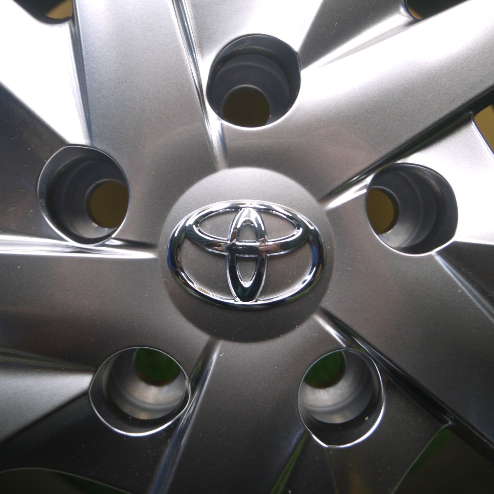 送料無料* 新車外し☆トヨタ プリウスα 純正 ハイグロス ホイール 16