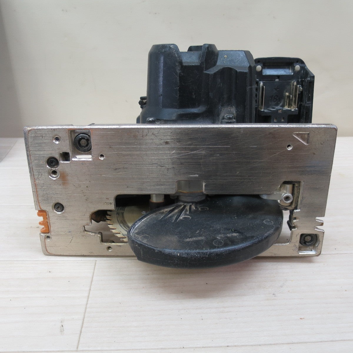 ☆マキタ 165mm 充電式 マルノコ HS631D 電動 工具 切断機 丸のこ 丸ノコ 丸鋸 木工用 コードレス makita 18V☆ [送料無料]