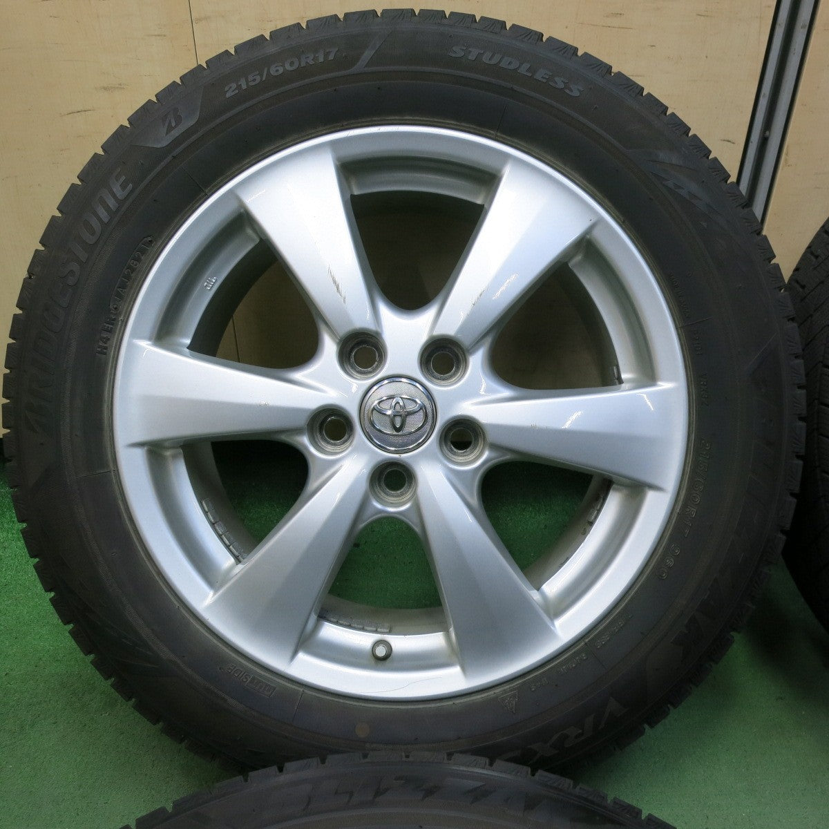 バリ溝！21年！9分★トヨタ 50系 エスティマ 純正 215/60R17 スタッドレス ブリヂストン ブリザック VRX3 17インチ PCD114.3/5H★5073006SYス