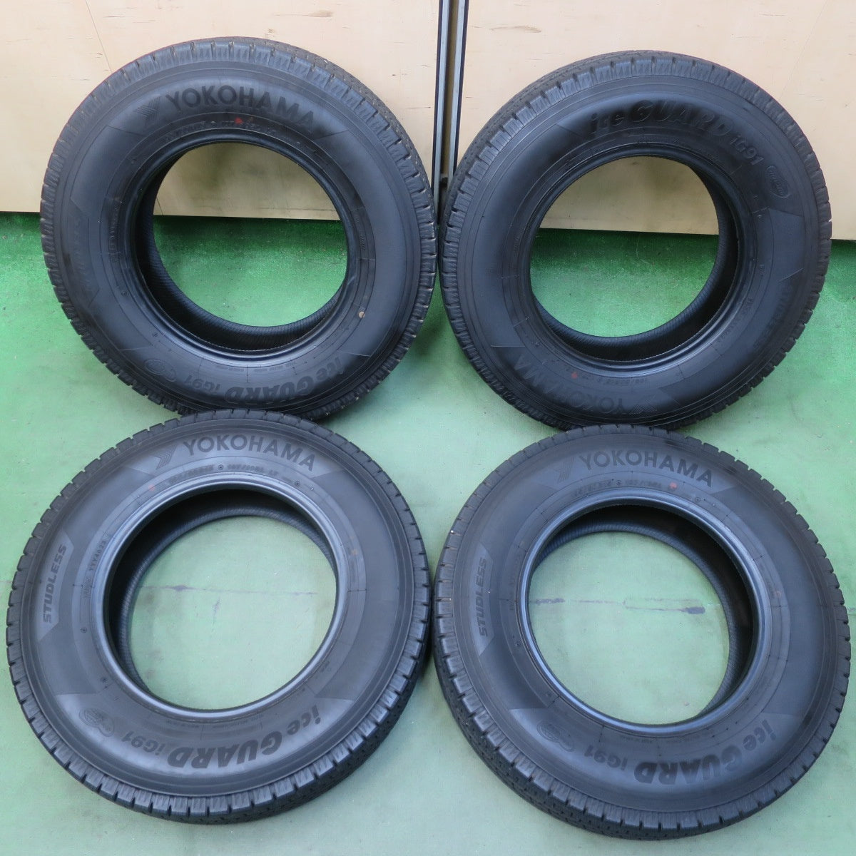 バリ溝！23年！9.5分★スタッドレス 195/80R15 107/105L ヨコハマ アイスガード iG91 タイヤ 15インチ ハイエース キャラバン 等★6070202イスタ