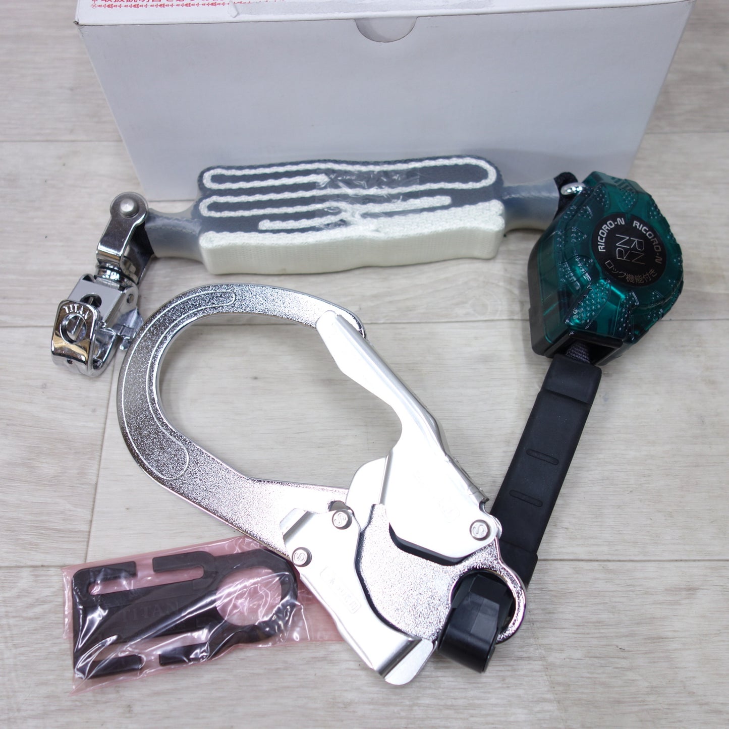 [送料無料] 美品◆ミドリ安全  TITAN MHSシリーズ 専用 常時 巻取式 ランヤード 100kg 安全帯 MHLYS-RCRN-DSA-56DJMR-T1-HP 2019年製造 ②◆