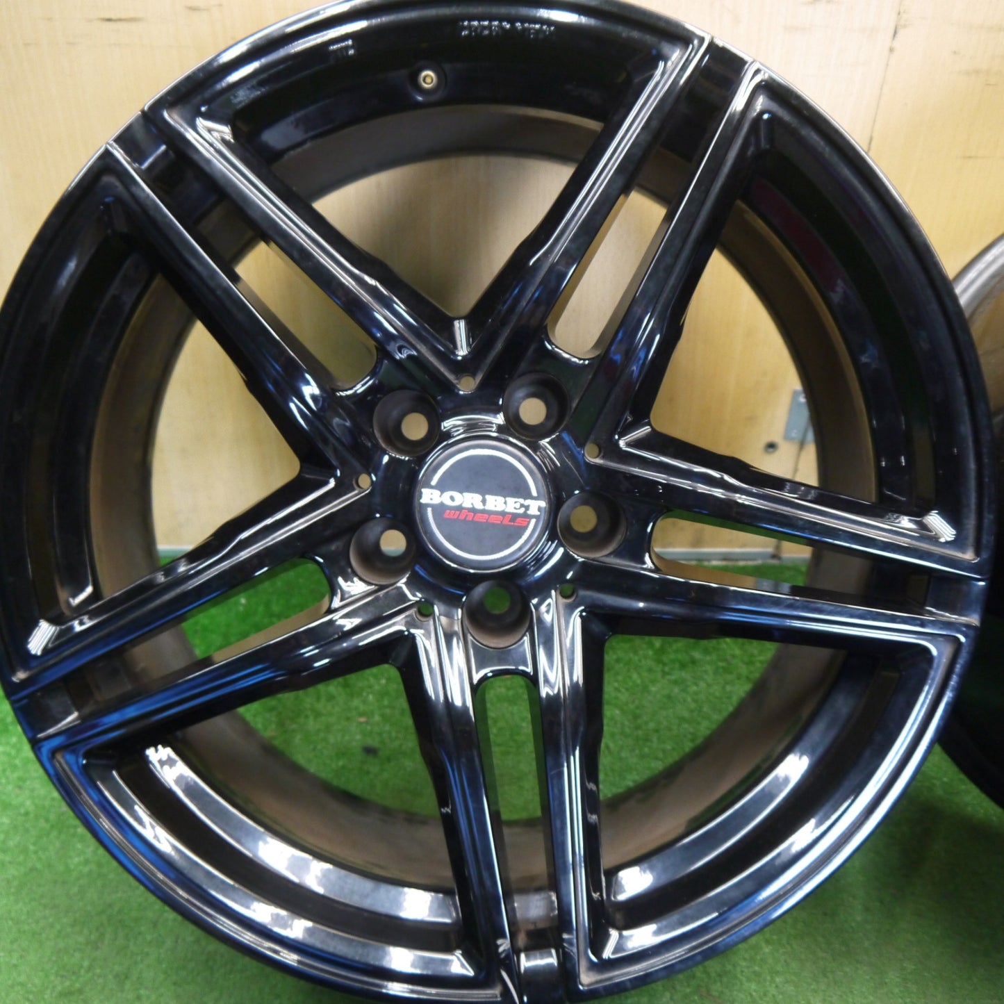 キレイ★BORBET XRT 18インチ ホイール ボルベット 18×8J PCD114.3/5H★6042402Hホ