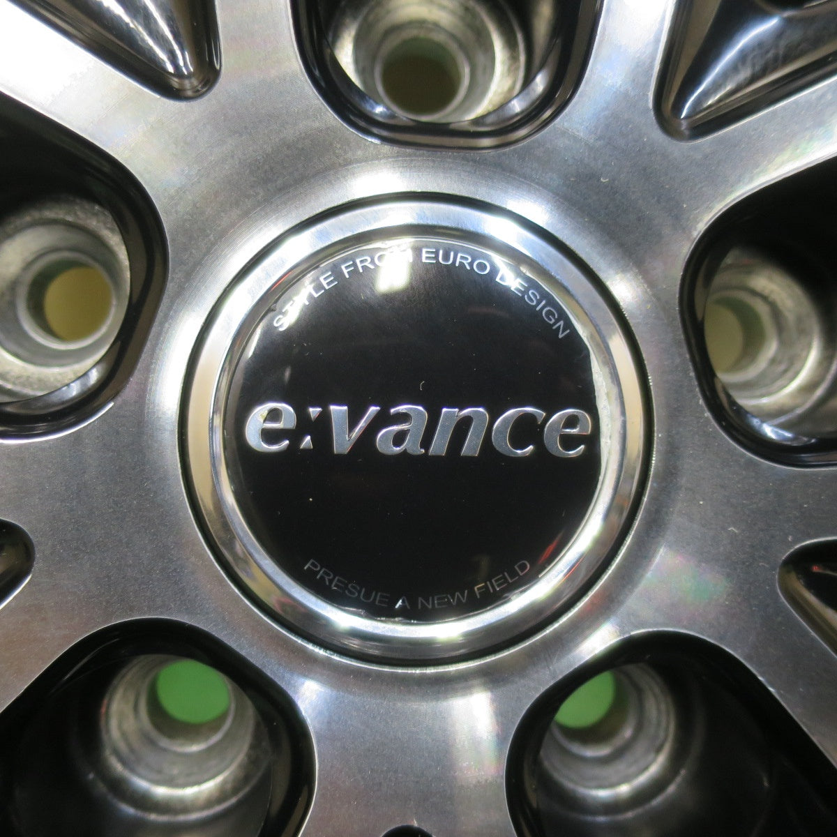 バリ溝！22年！9.5分★スタッドレス 185/65R15 ヨコハマ アイスガード iG60 evance HA1 エヴァンス 15インチ PCD114.3/5H★5112810イス