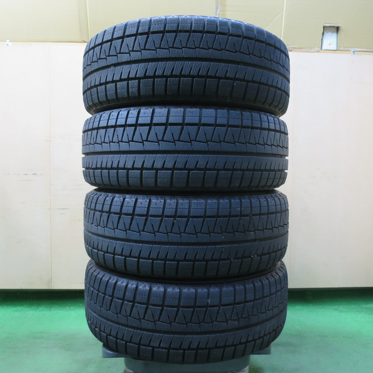 [送料無料] バリ溝！22年！キレイ！ほぼ10分★86 BRZ 等 215/45R17 スタッドレス ブリヂストン アイスパートナー2 SEIN ザイン 17インチ PCD100/5H★5032402イス