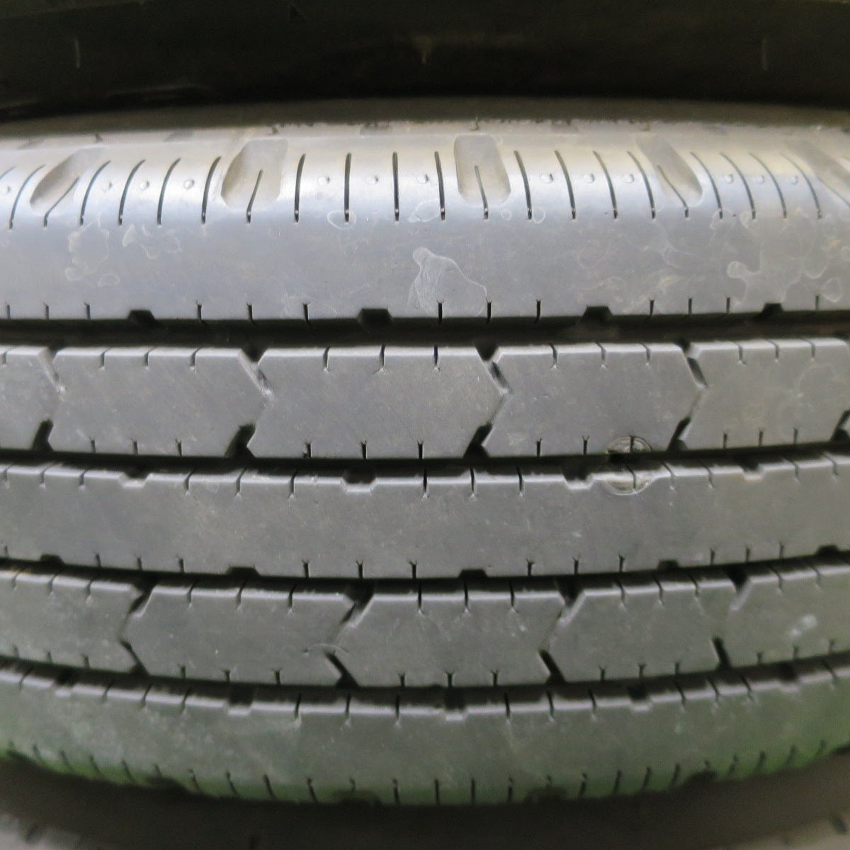 バリ溝！22年！8.5分！6本★トラック 175/75R15 103/101N ブリヂストン R202 スチール ホイール 15インチ PCD184.15/6H★6041501ナノ