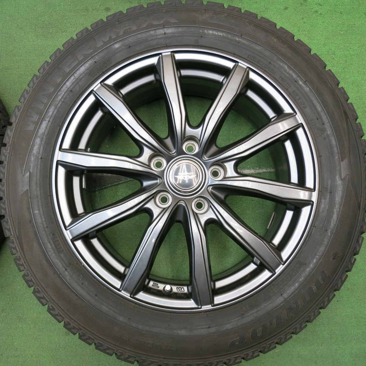 バリ溝！22年！キレイ！ほぼ10分★スタッドレス 215/60R17 ダンロップ ウインターマックス WM02 TEAD テッド 17インチ PCD114.3/5H★5090411HAス