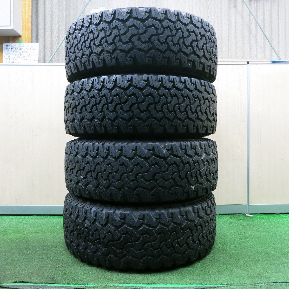 *送料無料* バリ溝！9分★ULTRA 201 バロン 285/55R20 117/114T BFグッドリッチ All-Terrain T/A ウルトラ PCD139.7/6H★4032501NJス
