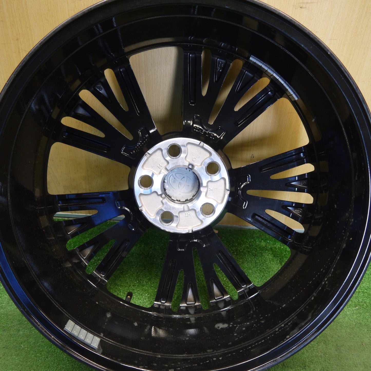 新車外し！1本★トヨタ 60系 プリウス 純正 ホイール 19インチ 19×6.5J PCD114.3/5H★6051505Hホ