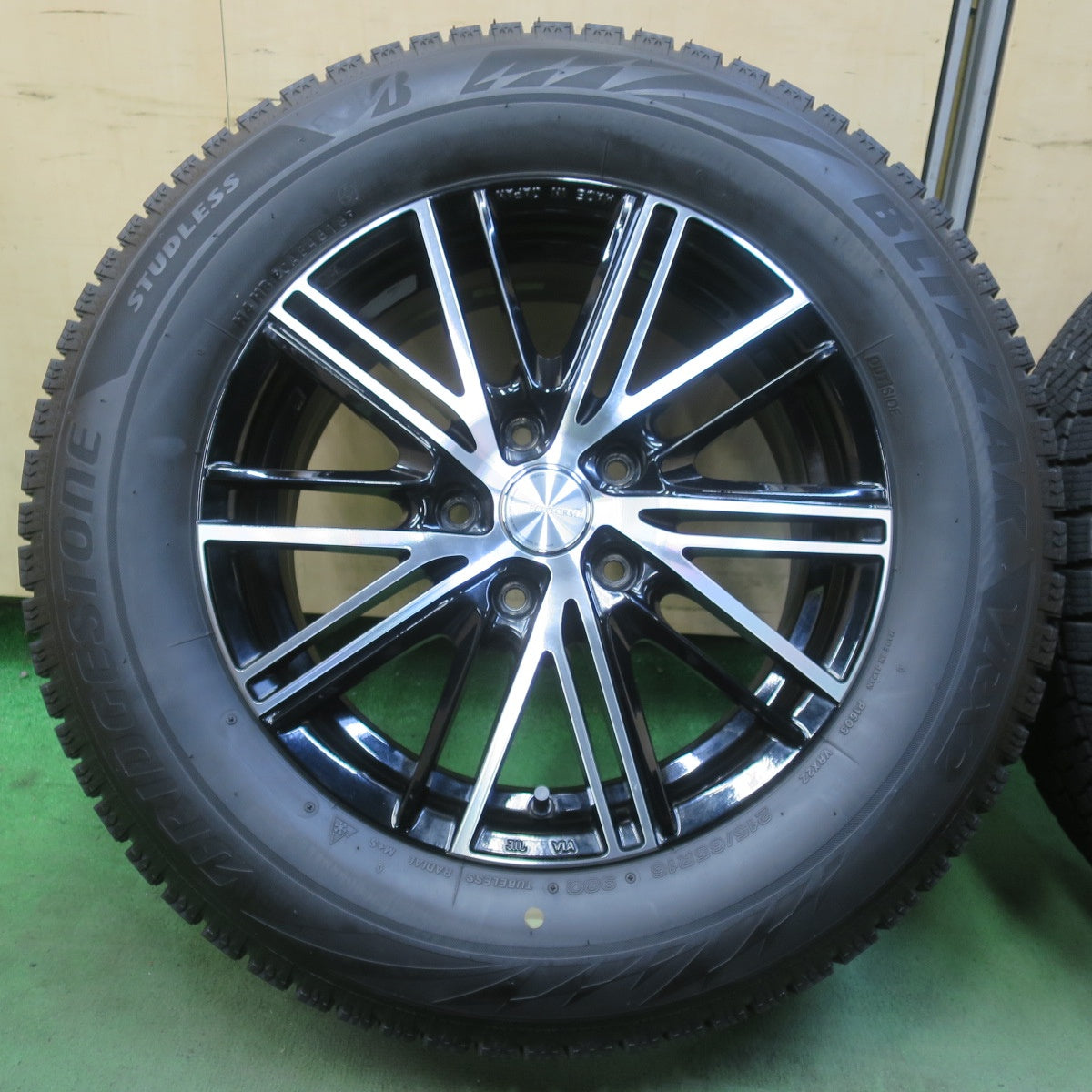バリ溝！キレイ！9分◎スタッドレス 215/65R16 ブリヂストン ブリザック VRX2 ECO FORME CRS161 エコフォルム 16インチ PCD114.3/5H◎6072002イス