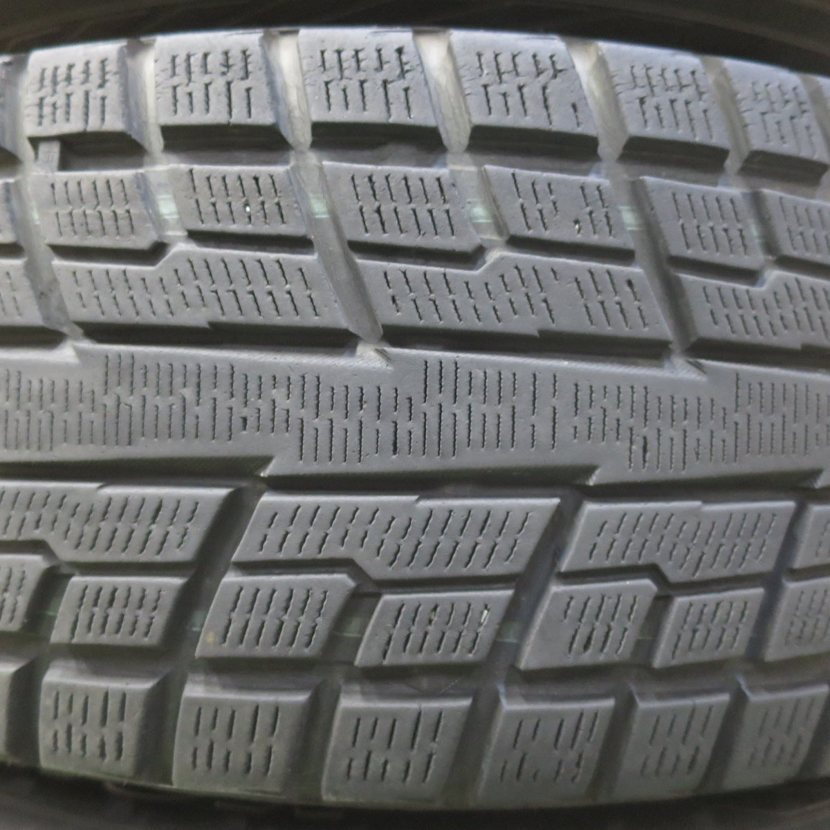 キレイ◎トヨタ ヴァンガード 純正 225/65R17 スタッドレス ヨコハマ ジオランダー i/T-S 17インチ PCD114.3/5H◎6071504イス