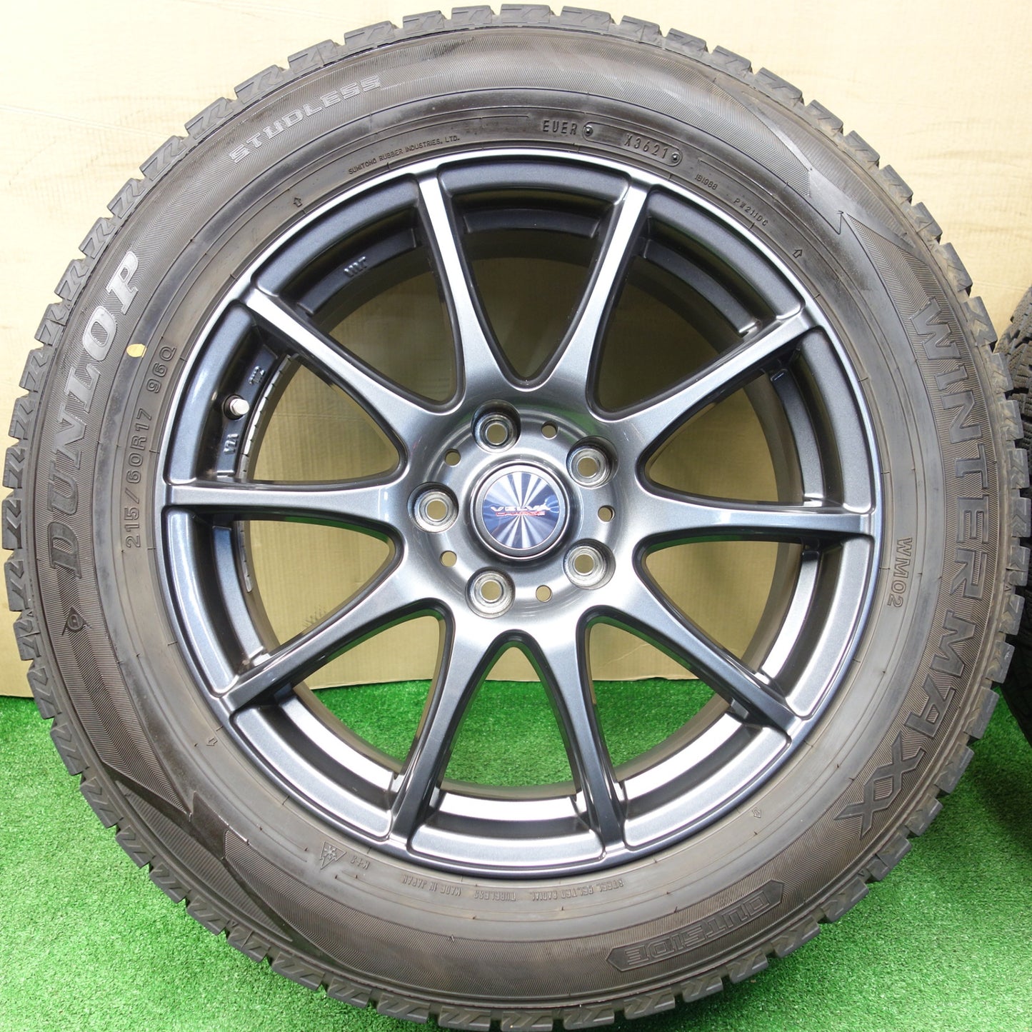 バリ溝！21年！キレイ！9.5分★スタッドレス 215/60R17 ダンロップ ウインターマックス WM02 VELVA CHARGE ヴェルヴァ 17インチ PCD114.3/5H★5121104KTス