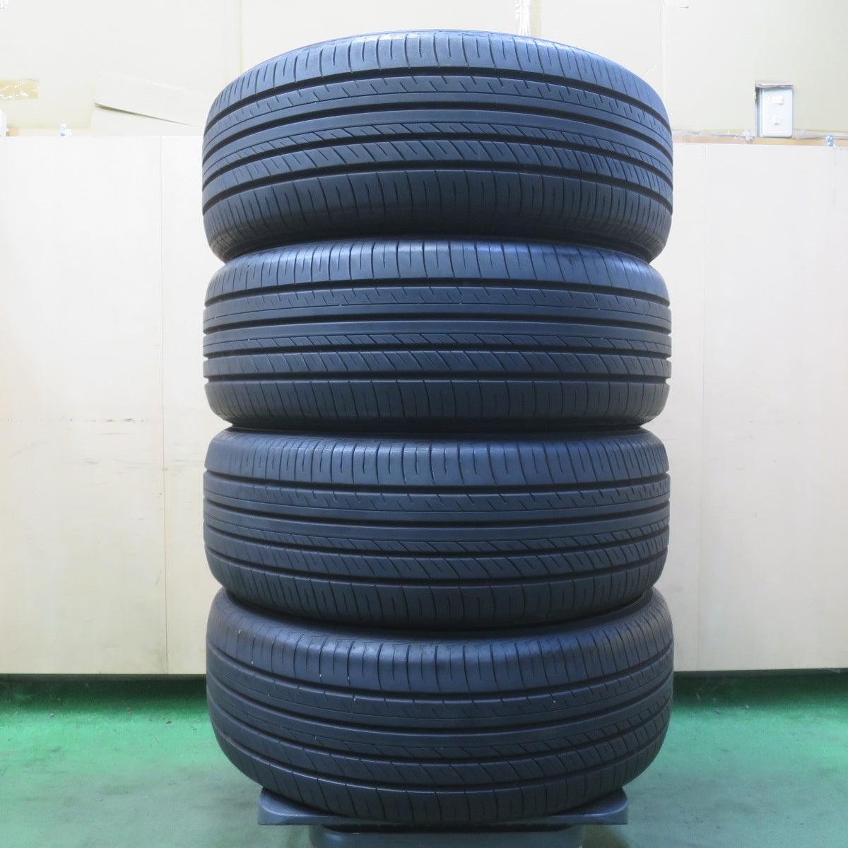 バリ溝！25年！9.5分★225/55R18 ヨコハマ アドバン dB V552 V552B タイヤ 18インチ ZR-V エルグランド デリカ D:5 等★6072808イノタ