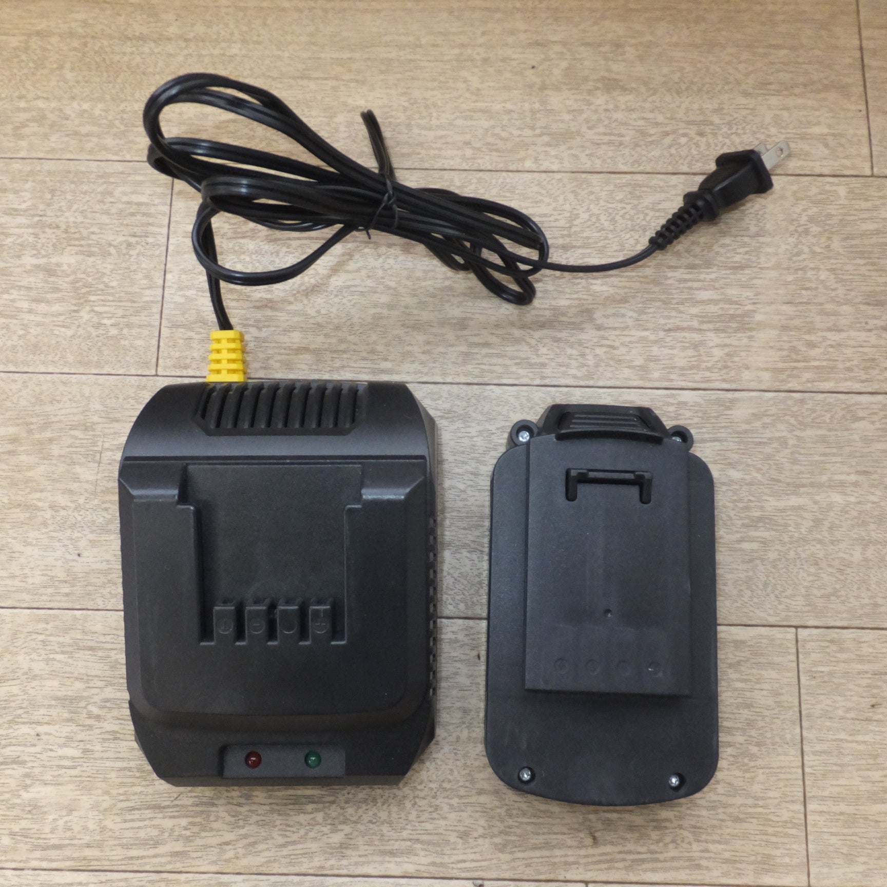 送料無料] ☆山善 YAMAZEN 充電式草刈機 LBC-1825B DC18V 2.5Ah