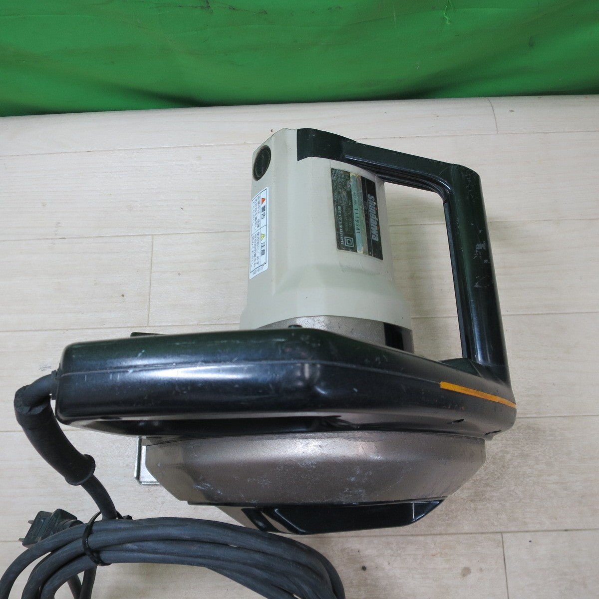 [送料無料] ☆新ダイワ 防塵 カッター B18N 電動 工具 切断 機 加工 コード式 100V チップソー 丸ノコ 丸のこ マルノコ 丸鋸☆