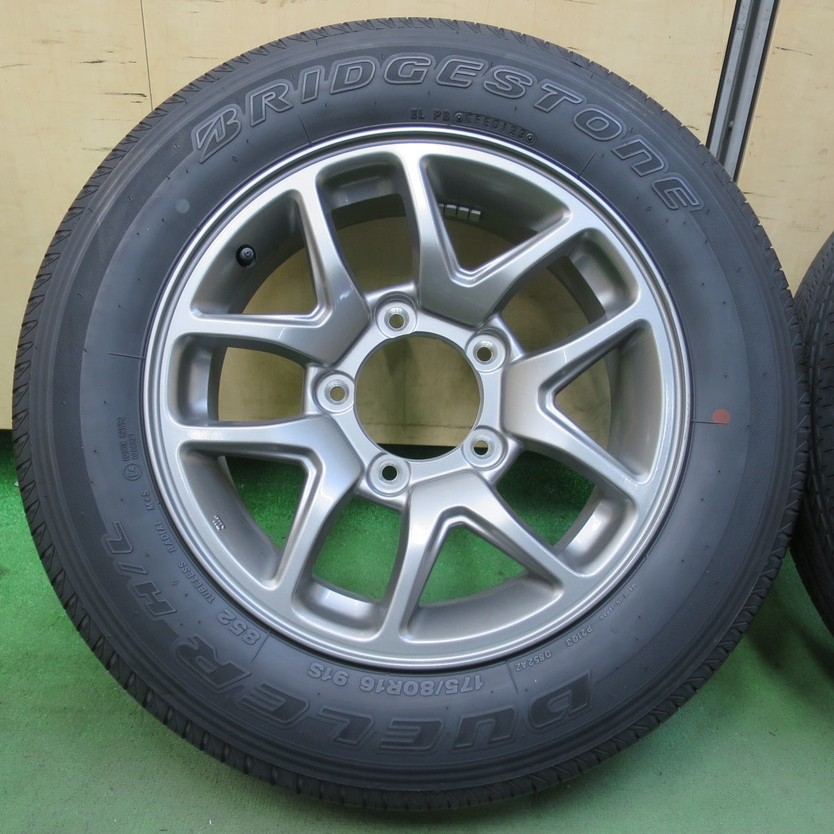 バリ溝！23年！キレイ！9.5分★スズキ JB64 W ジムニー 純正 175/80R16 ブリヂストン デューラー H/L 852 16インチ PCD139.7/5H★5111211イノ