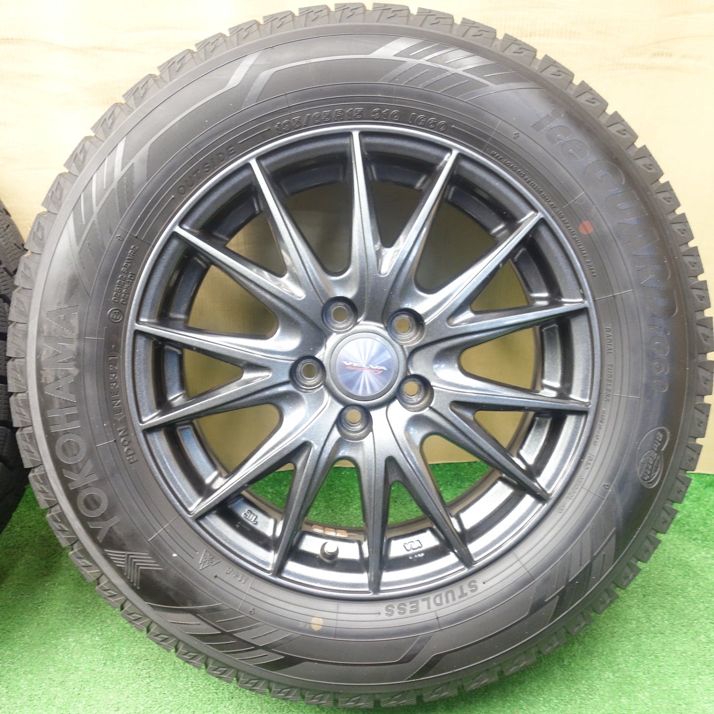 バリ溝！キレイ！ほぼ10分★プリウス 等 195/65R15 スタッドレス ヨコハマ アイスガード iG60 VELVA SPORTZ ヴェルヴァ 15インチ PCD100/5H★6012902KTス