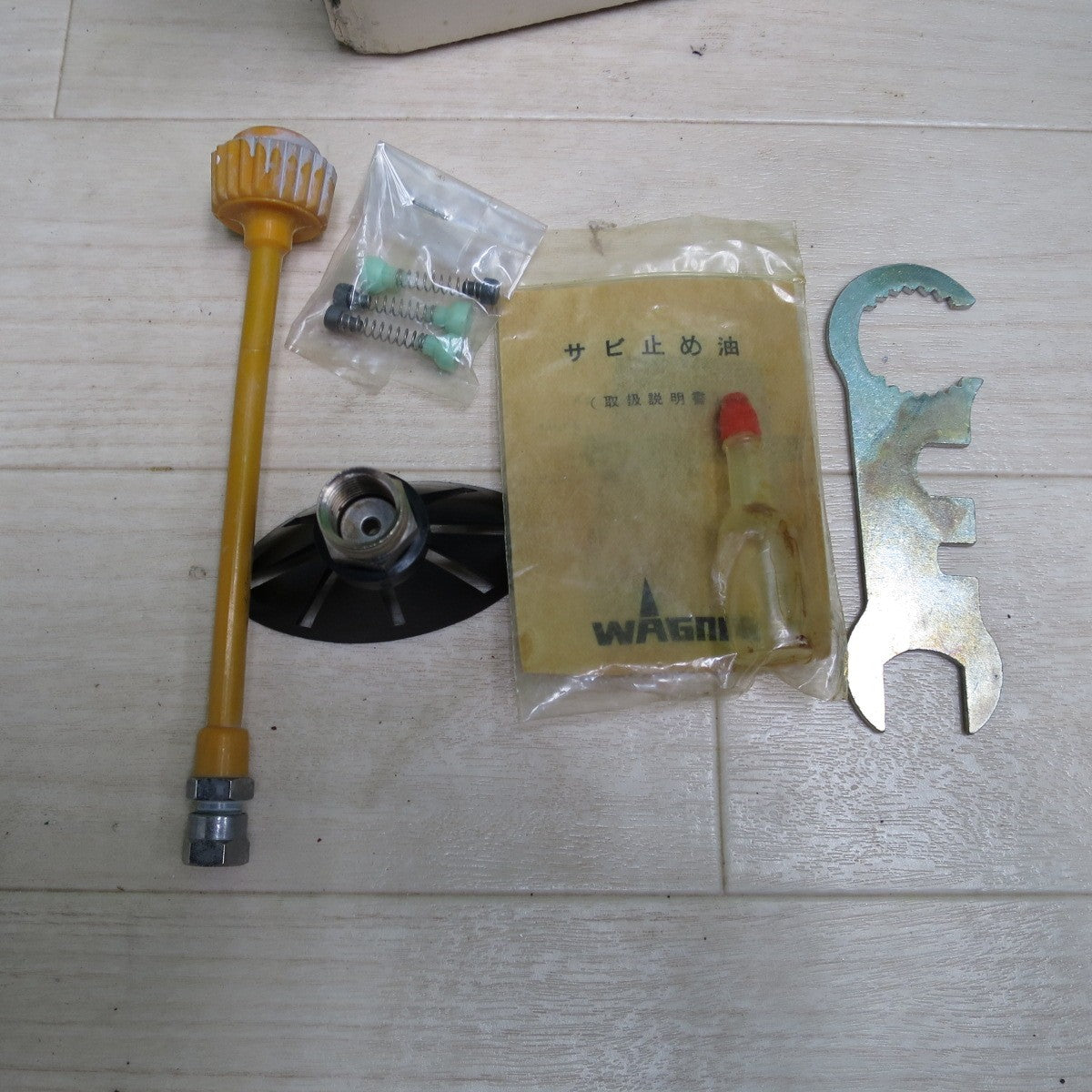 [送料無料] 付属品付き☆WAGNER ワグナー プロ ペインター W320 100V 60Hz 電動 ハンド エア レス 塗装機 コード式 ジャンク品☆