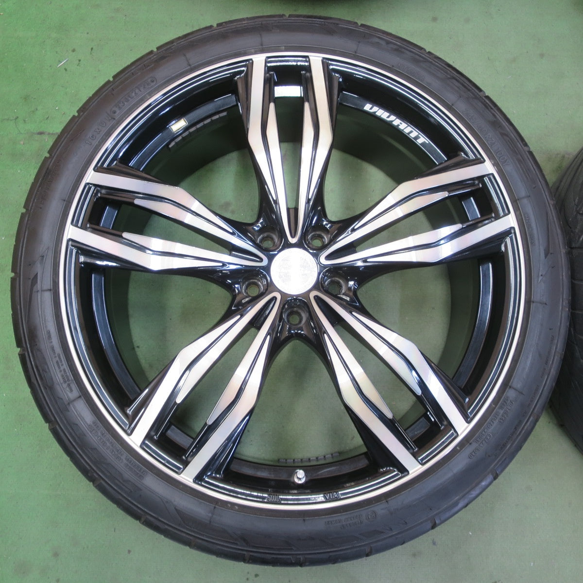 キレイ！24年★Lehrmeister VIVANT 245/40R21 ニットー NT555 G2 レアマイスター ヴィヴァン 21インチ PCD114.3/5H★6052703イノ