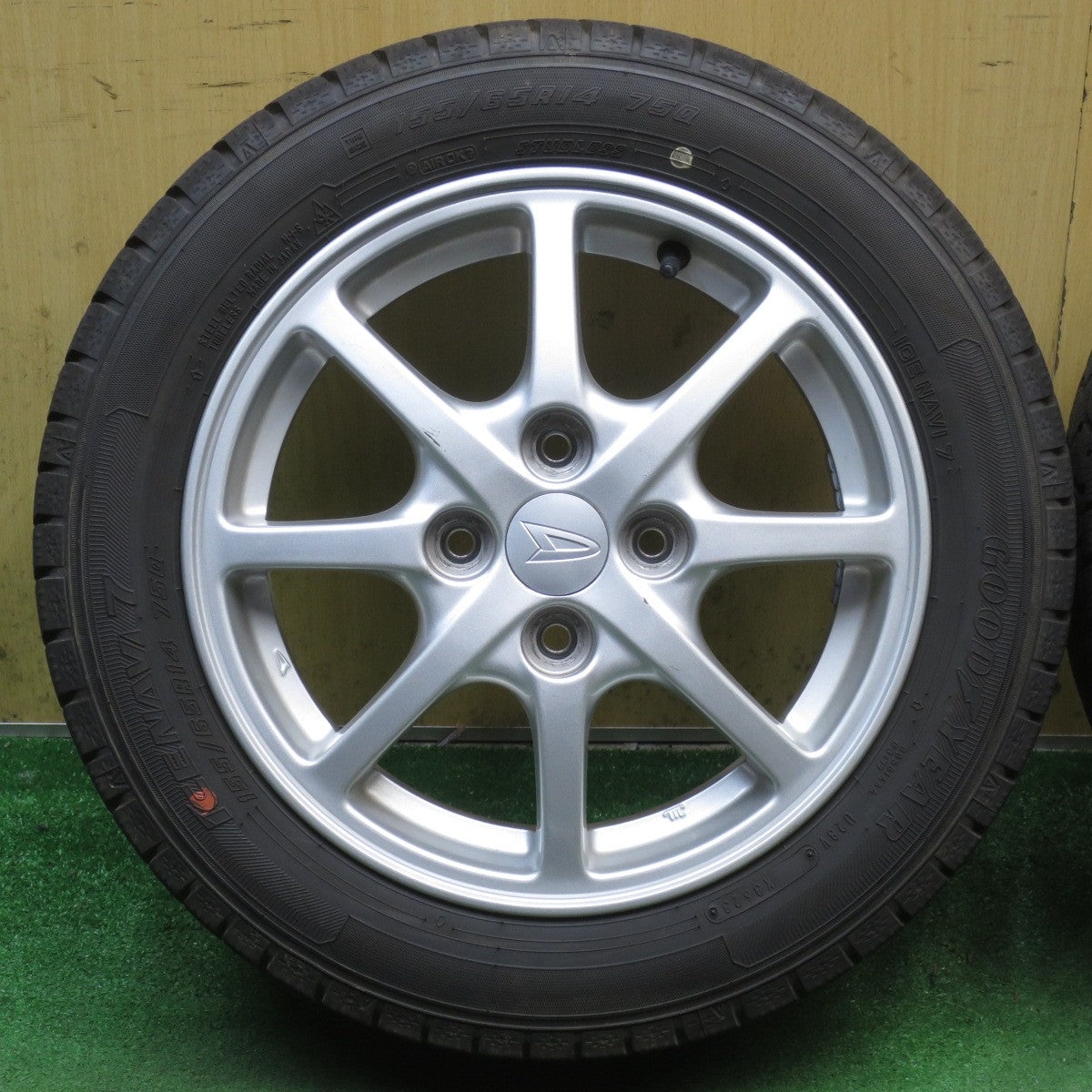 ほぼ未使用！23年◎ダイハツ ミライース 純正 155/65R14 スタッドレス グッドイヤー アイスナビ7 14インチ PCD100/4H◎6101204NJス