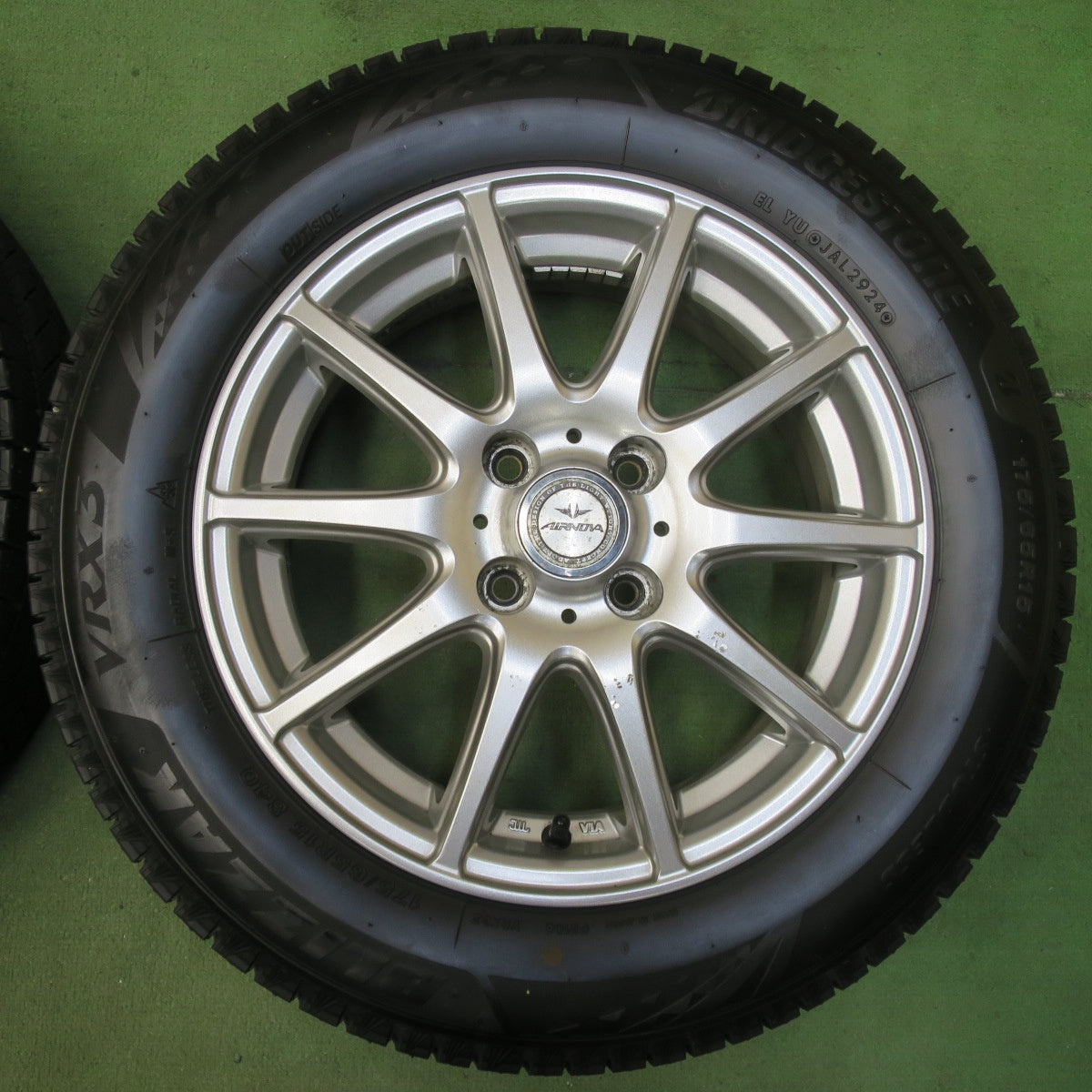 バリ溝！24年！9.5分★スタッドレス 175/65R15 ブリヂストン ブリザック VRX3 AIRNOVA SA10 エアノヴァ 15インチ PCD100/4H★5112411イス