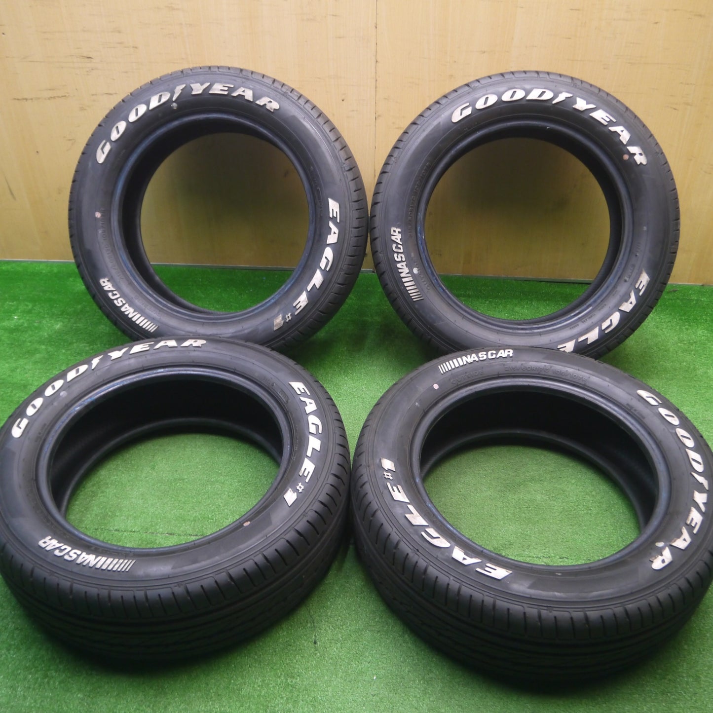[送料無料] 新車外し！21年★215/60R17C 109/107R グッドイヤー イーグル #1 ナスカー ホワイトレター 17インチ ハイエース キャラバン等★4111503Hノタ