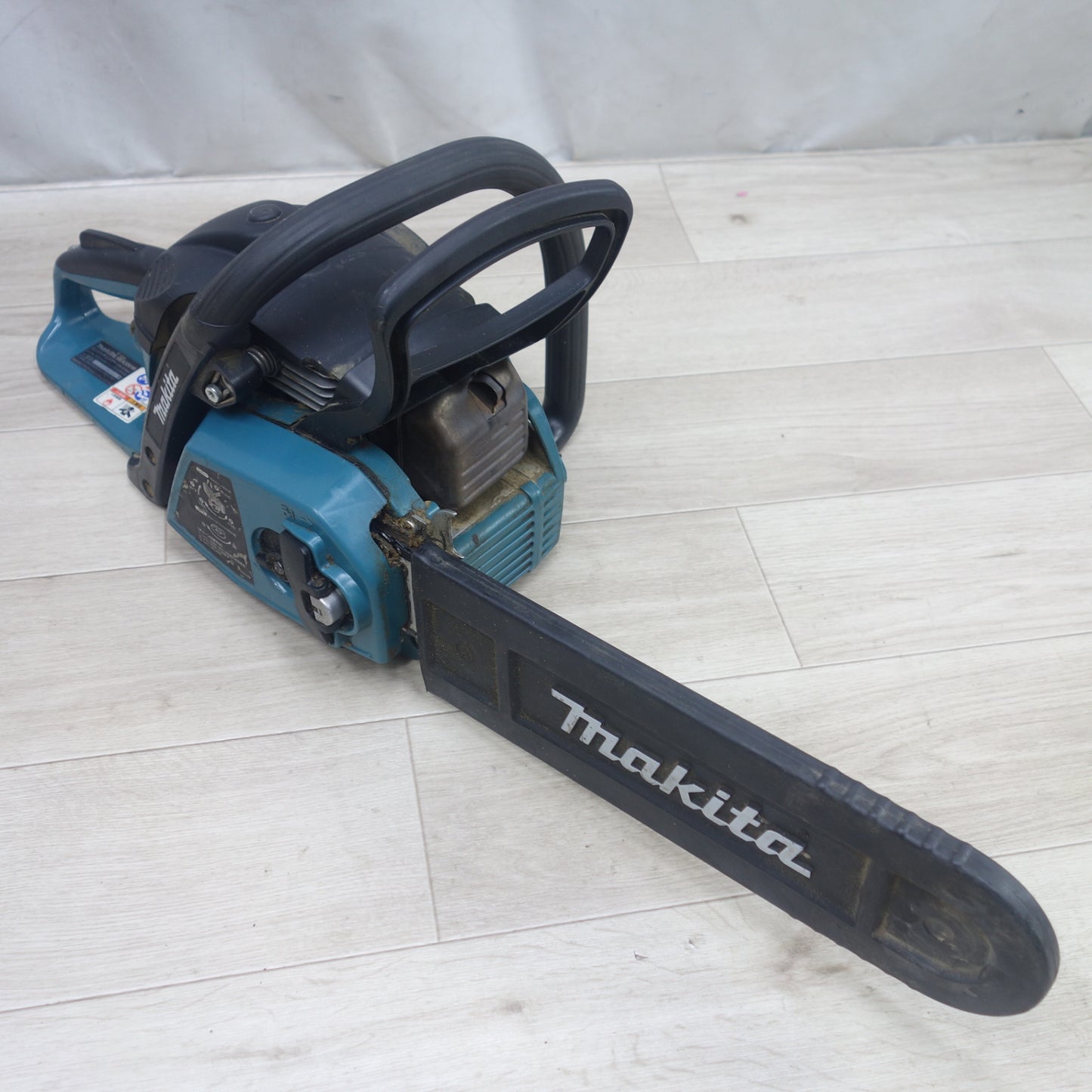 [送料無料] ◆マキタ エンジン チェーンソー MEA3201M 切断機 チェンソー 排気量 32.0cm3 makita◆