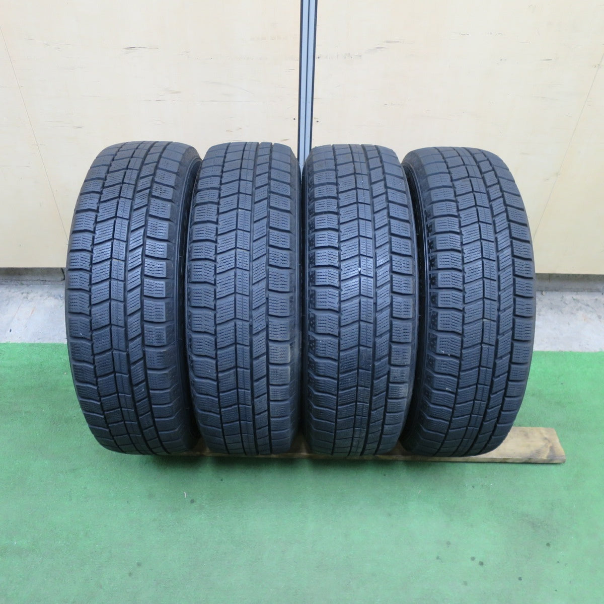 バリ溝！22年！キレイ！9.5分★スタッドレス 185/65R15 オートバックス ノーストレック N5 Exceeder エクシーダー 15インチ PCD114.3/5H★6022109TTス